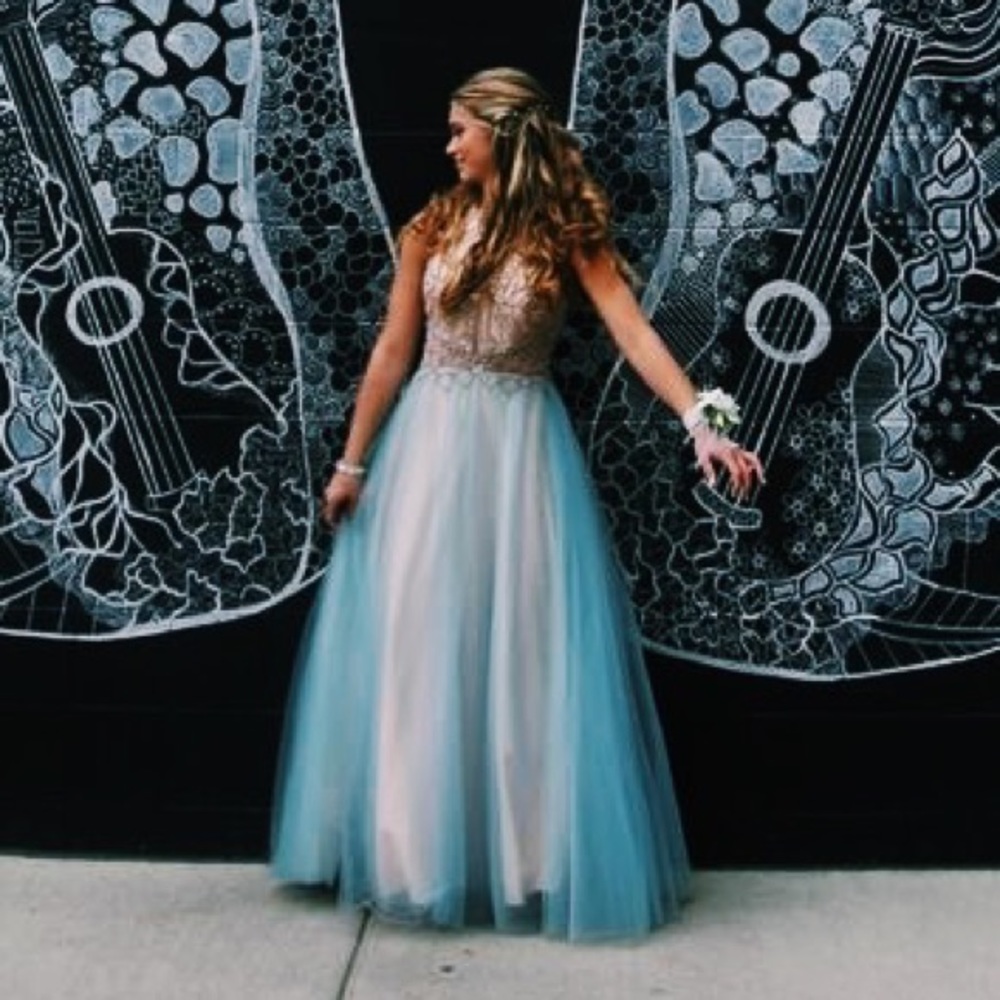Prom gown